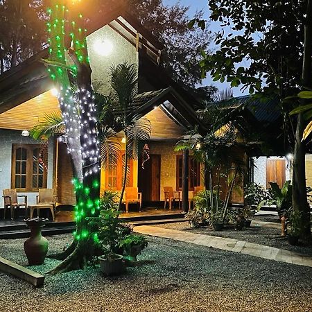 New Roy Guest House Kalkudah  Esterno foto