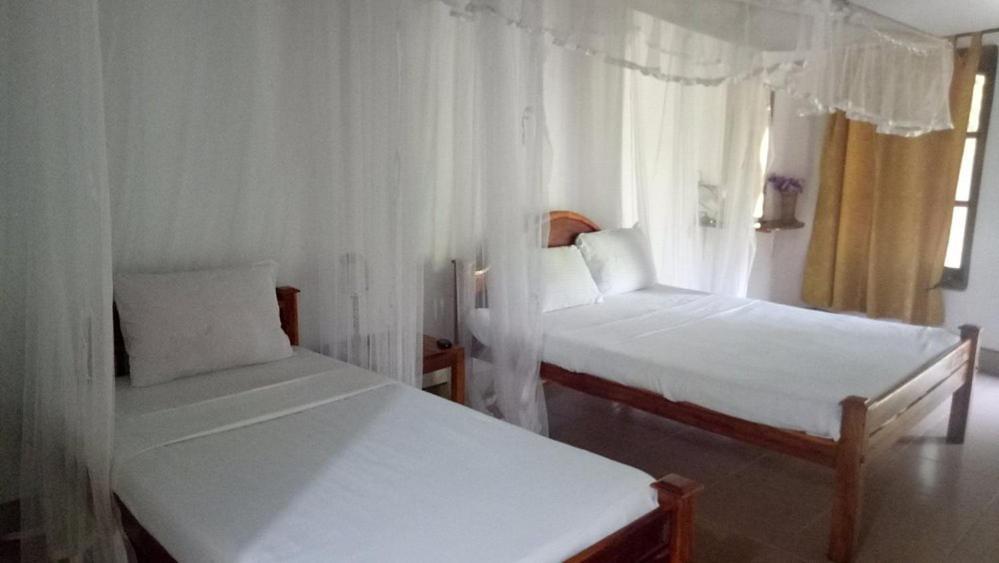 New Roy Guest House Kalkudah  Esterno foto