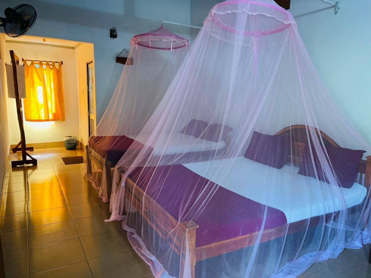 New Roy Guest House Kalkudah  Esterno foto
