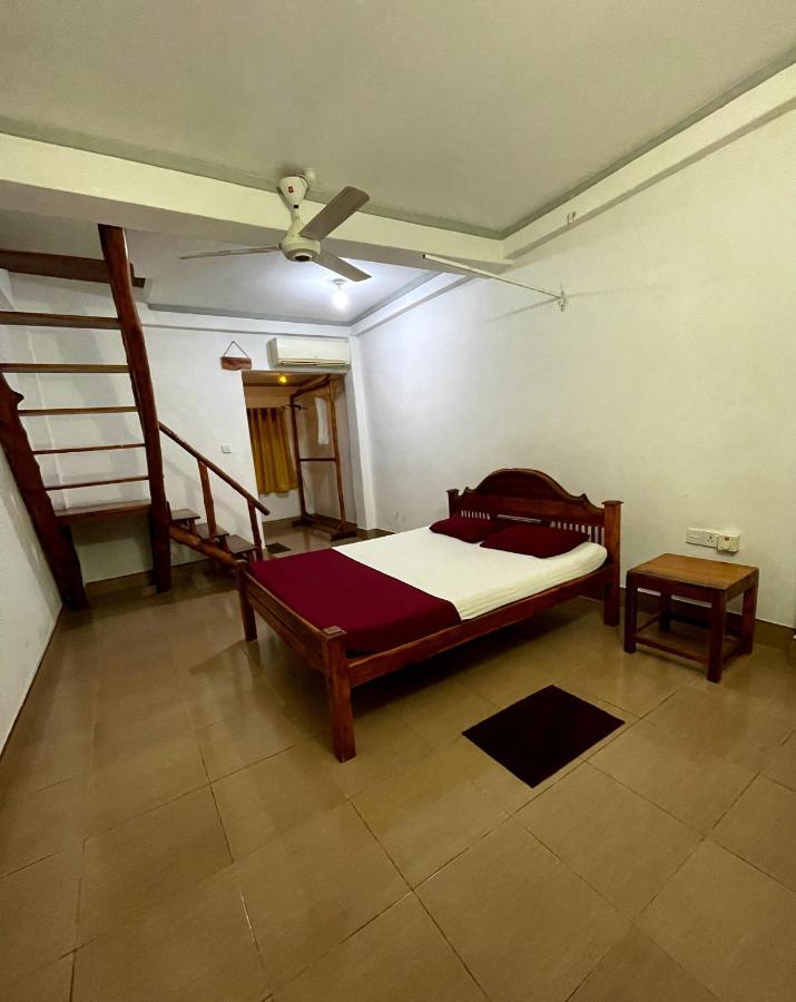 New Roy Guest House Kalkudah  Esterno foto