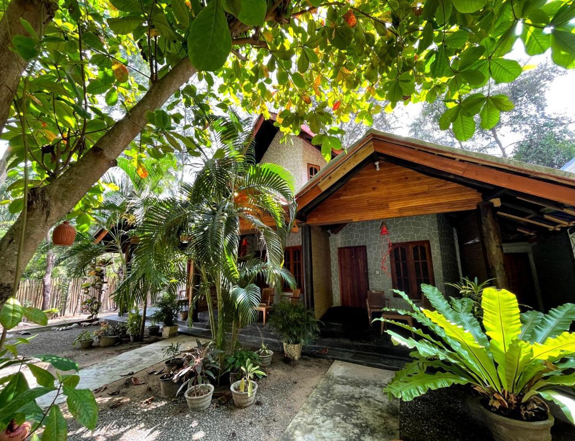 New Roy Guest House Kalkudah  Esterno foto
