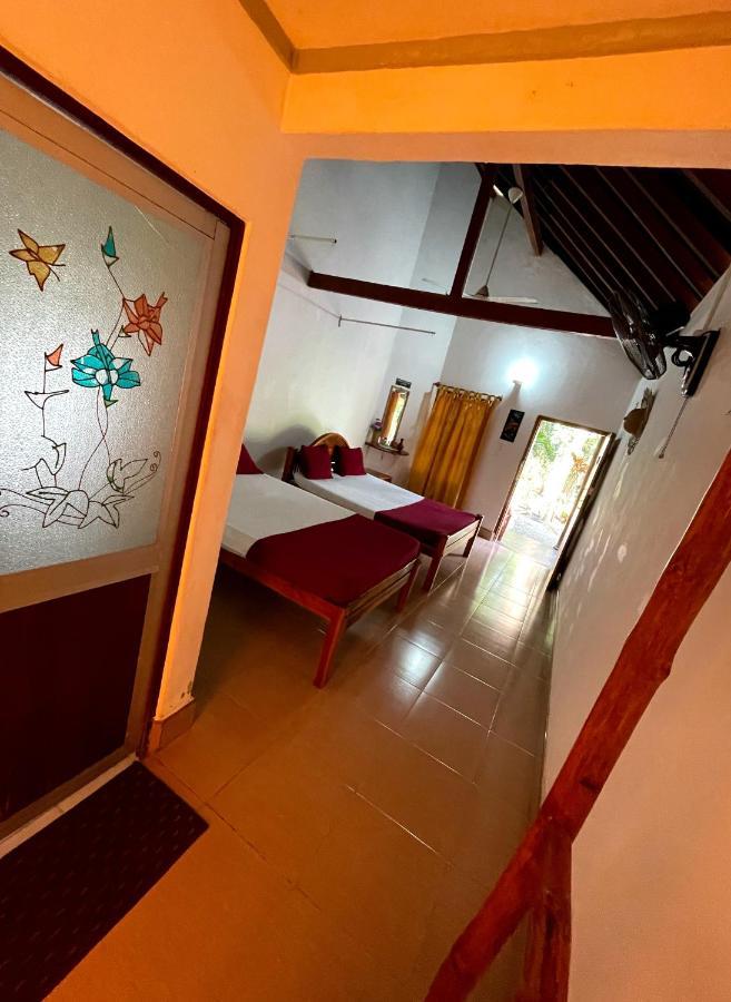 New Roy Guest House Kalkudah  Esterno foto