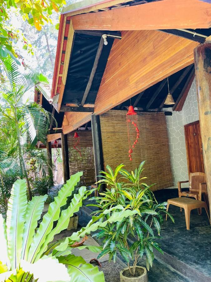 New Roy Guest House Kalkudah  Esterno foto