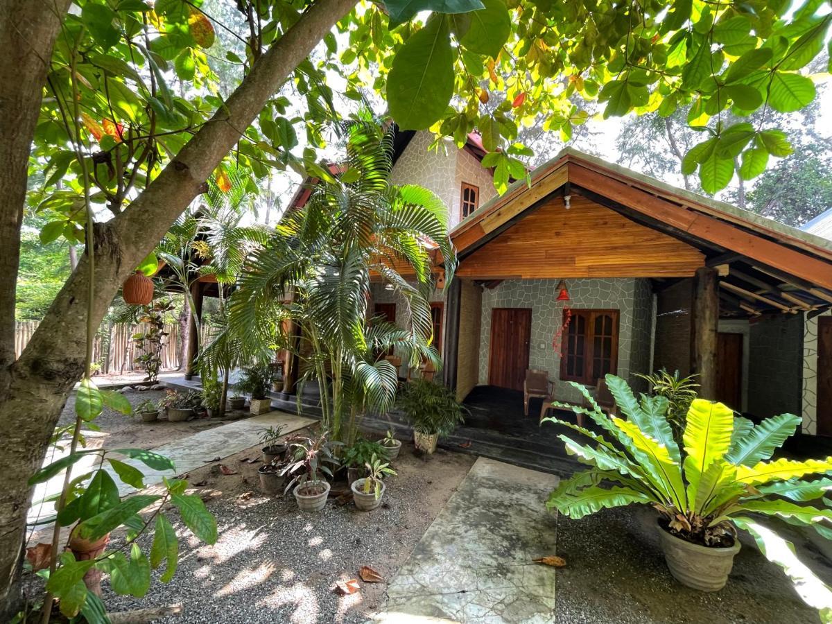 New Roy Guest House Kalkudah  Esterno foto