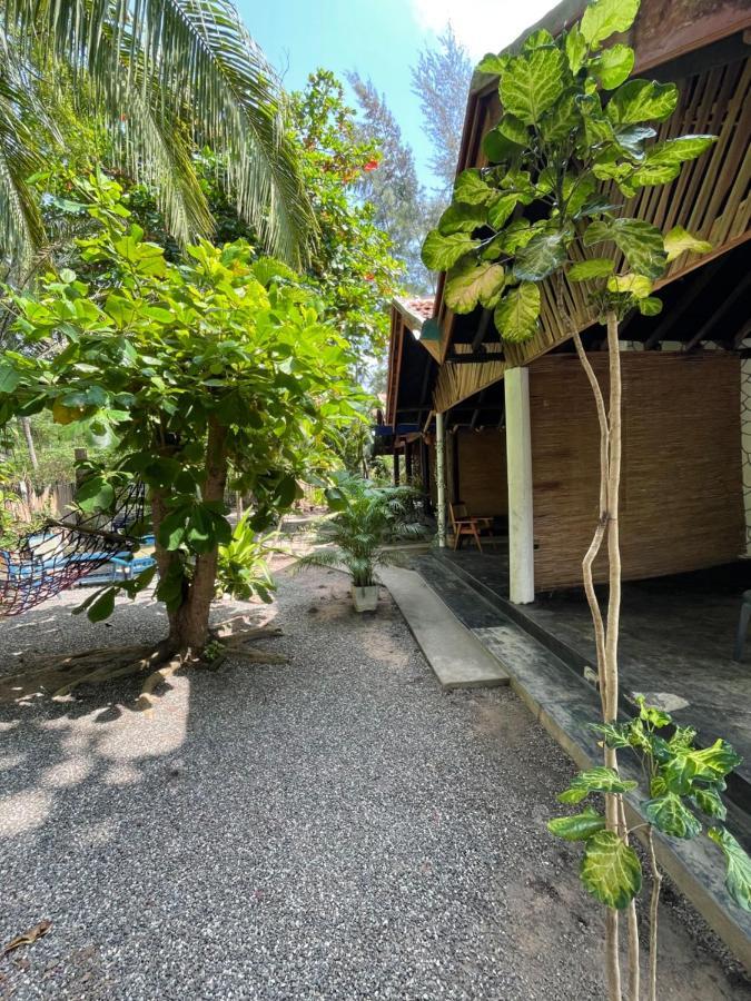 New Roy Guest House Kalkudah  Esterno foto
