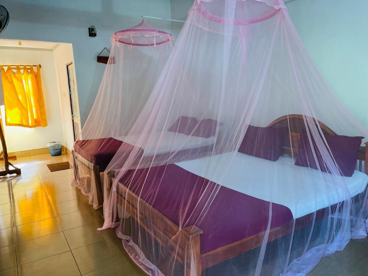 New Roy Guest House Kalkudah  Esterno foto