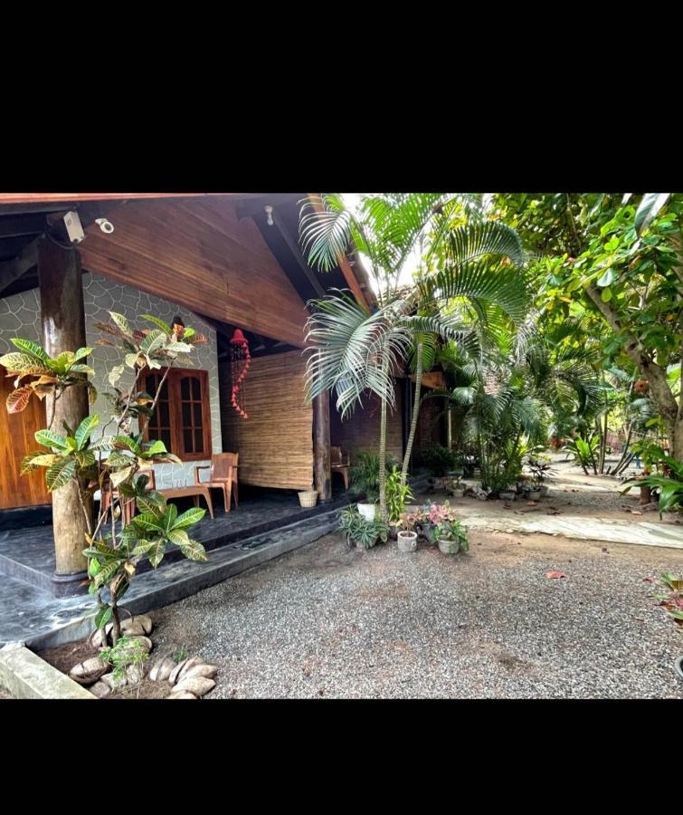 New Roy Guest House Kalkudah  Esterno foto